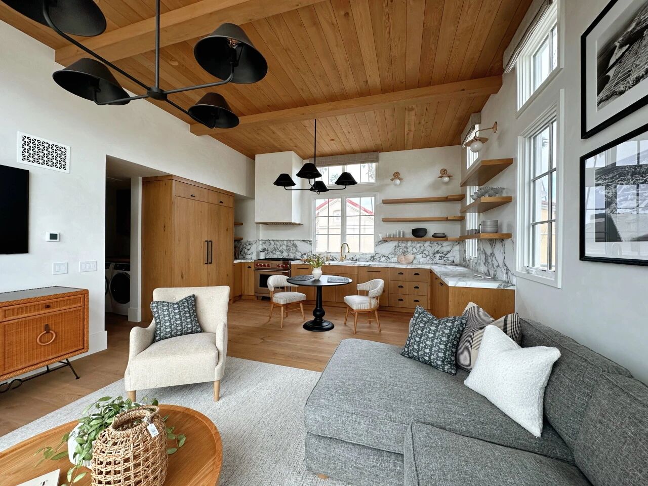 1756976724595468.jpg 1756976724595468.jpg